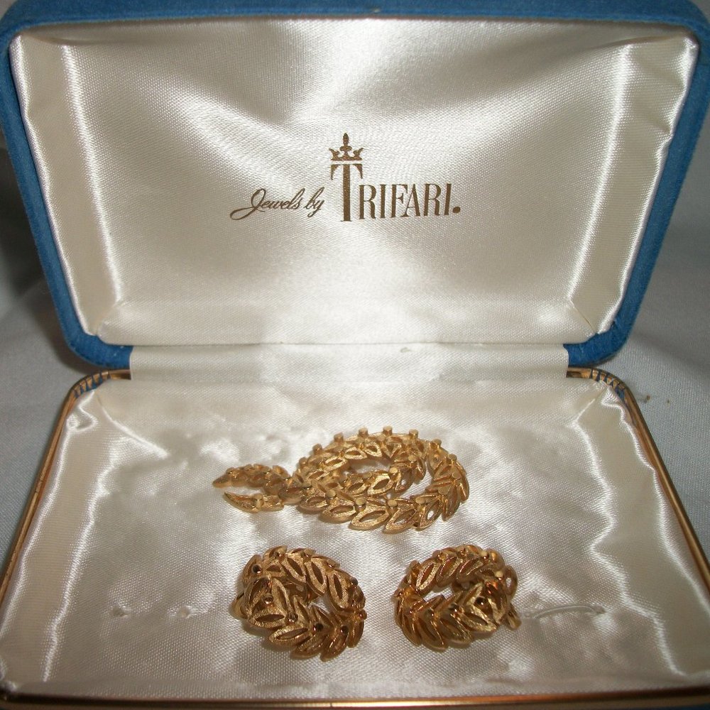 Trifari Brooch & Clip On Earrings Original Box